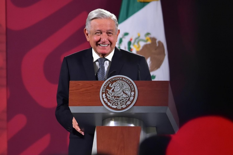 AMLO agradece a senadores por aprobar presencia del Ejército en las calles hasta 2028